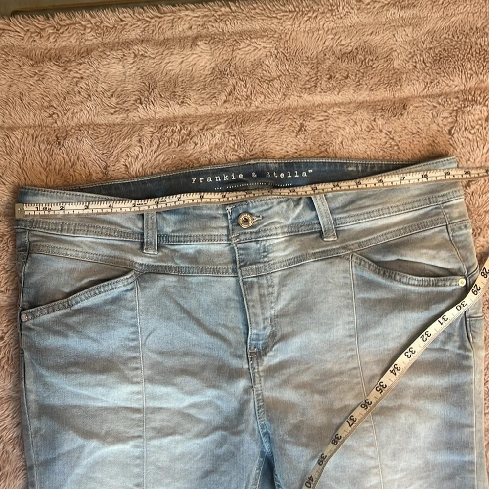 Frankie & Stella Jeanieologie capris light wash - Picture 6 of 11